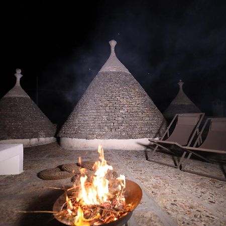 לינה וארוחת בוקר לוקורוטונדו I Tre Coni By Acqua Di Puglia מראה חיצוני תמונה