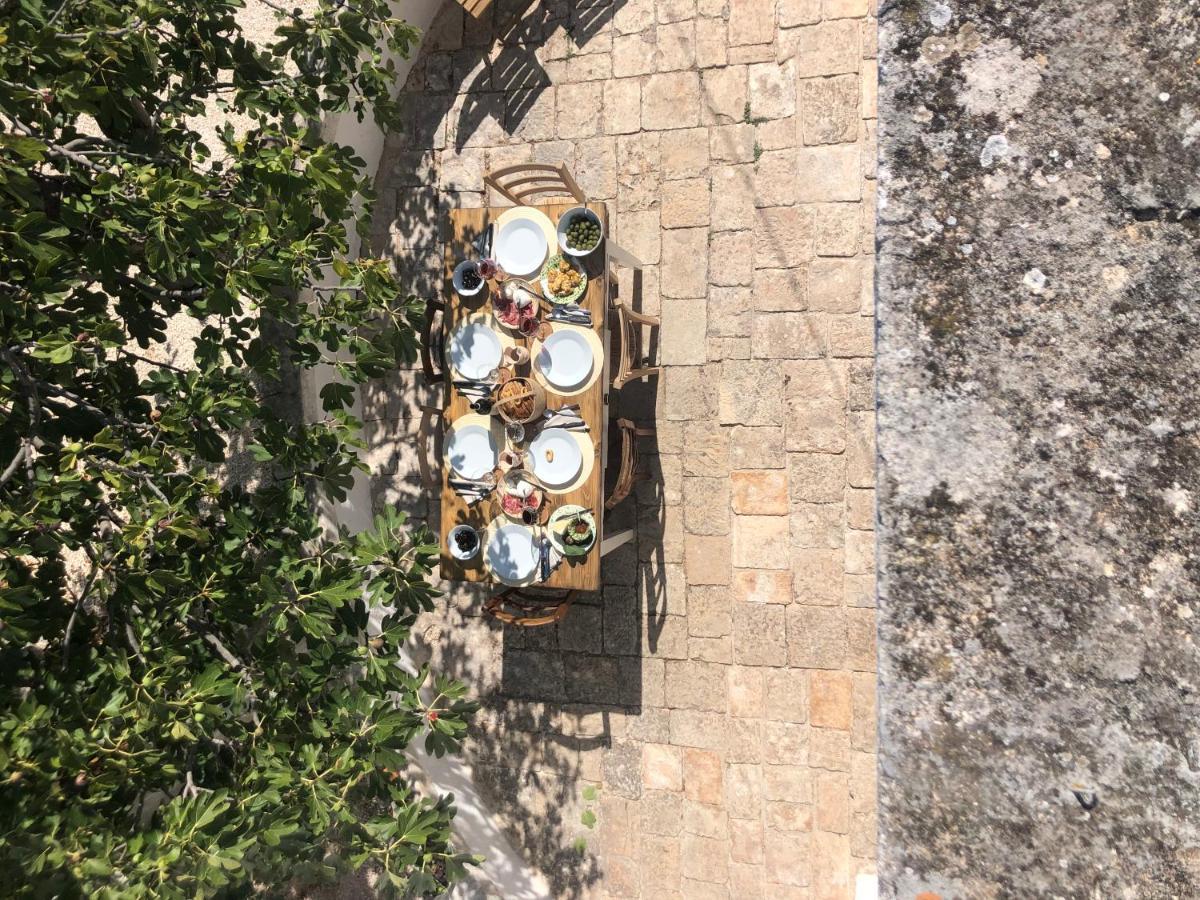לינה וארוחת בוקר לוקורוטונדו I Tre Coni By Acqua Di Puglia מראה חיצוני תמונה