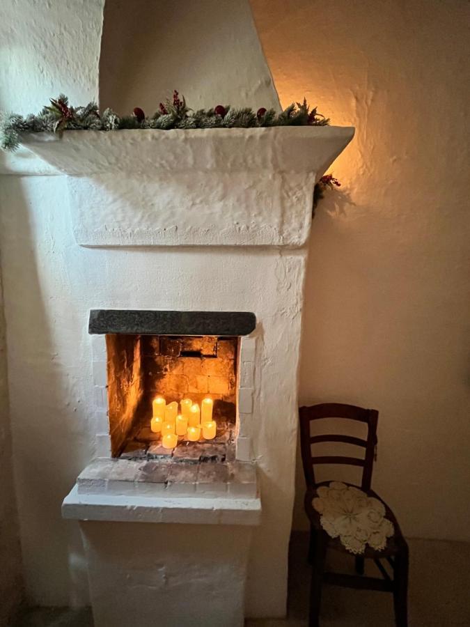 לינה וארוחת בוקר לוקורוטונדו I Tre Coni By Acqua Di Puglia מראה חיצוני תמונה