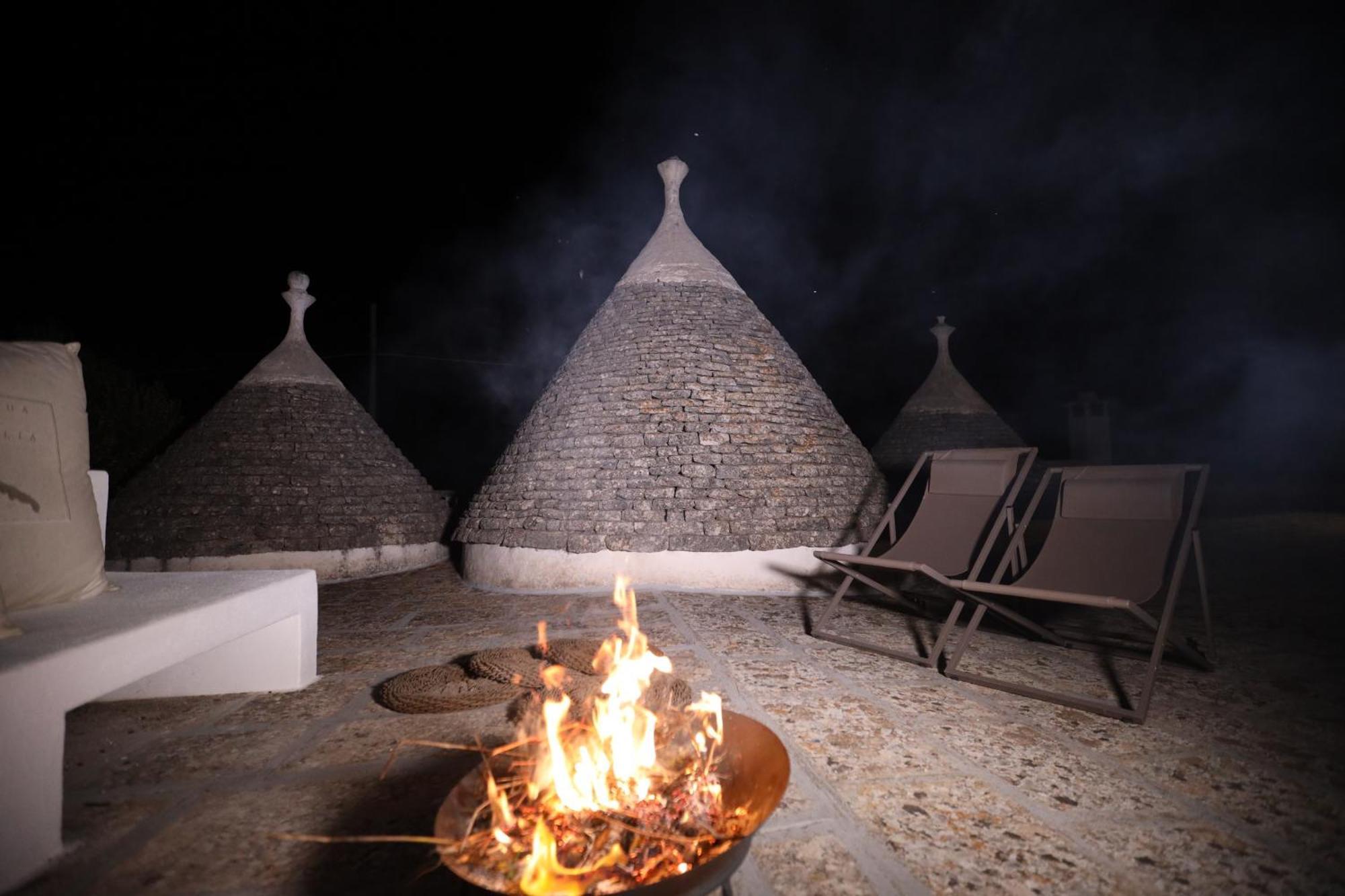 לינה וארוחת בוקר לוקורוטונדו I Tre Coni By Acqua Di Puglia מראה חיצוני תמונה