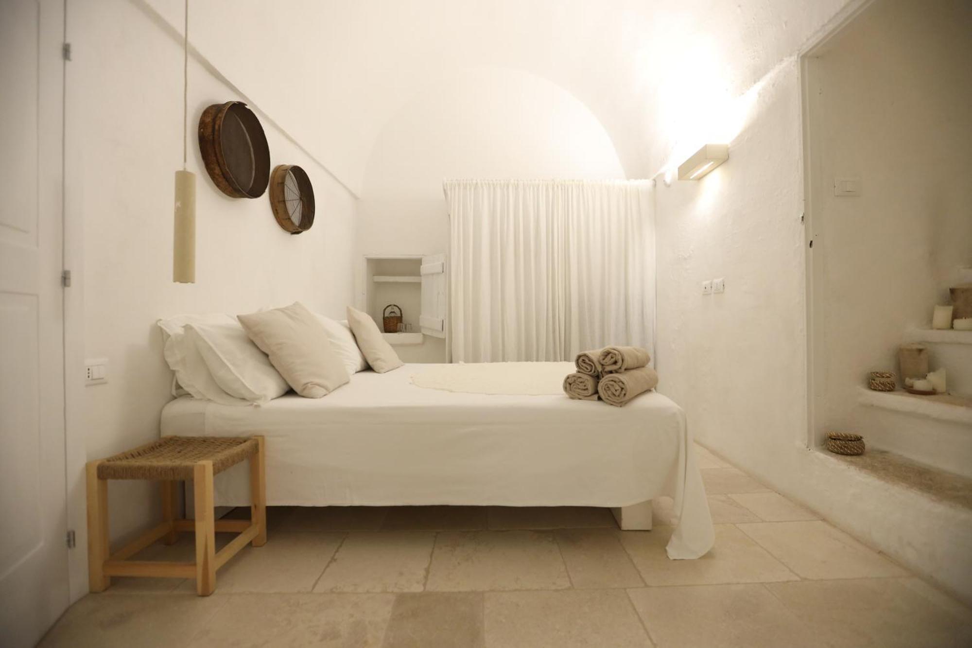 לינה וארוחת בוקר לוקורוטונדו I Tre Coni By Acqua Di Puglia מראה חיצוני תמונה