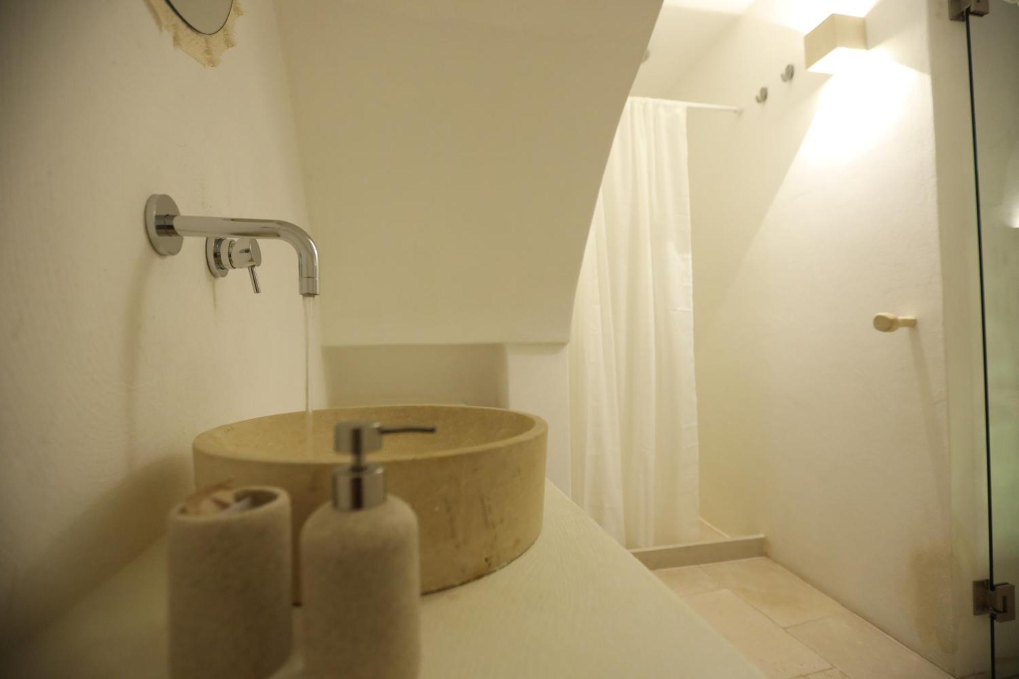 לינה וארוחת בוקר לוקורוטונדו I Tre Coni By Acqua Di Puglia מראה חיצוני תמונה